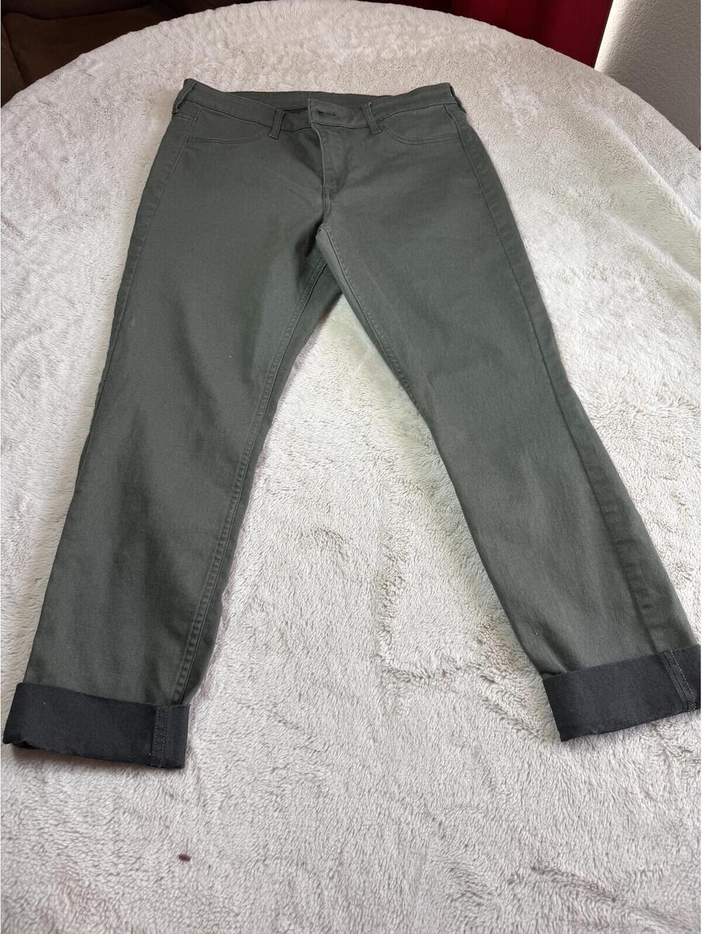 H & M Cuffed Skinny Ankle Length‎ Pants Size 32